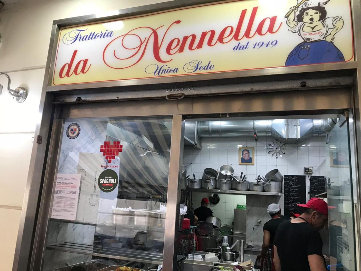 Goditi Napoli Bagian luar foto